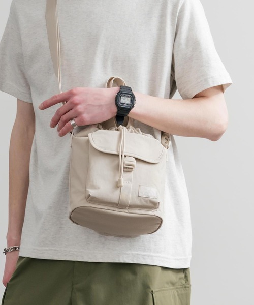 THE NORTH FACE(ザノースフェイス)の「THE NORTH FACE ザ・ノースフェイス BREEZE BUCKET BAG 巾着型ショルダーバッグ/ハンドバッグ(ショルダーバッグ・メンズ・ブラック/ホワイト/ピンク/バイオレット/グレー・FREE)」の6枚目の写真