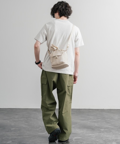THE NORTH FACE(ザノースフェイス)の「THE NORTH FACE ザ・ノースフェイス BREEZE BUCKET BAG 巾着型ショルダーバッグ/ハンドバッグ(ショルダーバッグ・メンズ・ブラック/ホワイト/ピンク/バイオレット/グレー・FREE)」の10枚目の写真