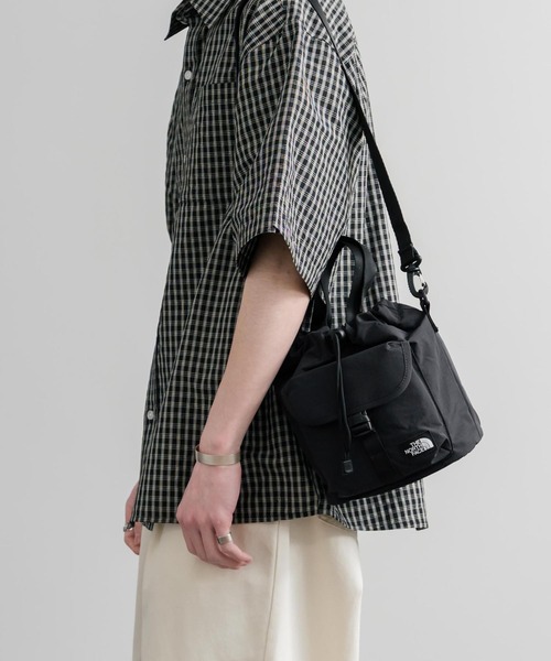 THE NORTH FACE(ザノースフェイス)の「THE NORTH FACE ザ・ノースフェイス BREEZE BUCKET BAG 巾着型ショルダーバッグ/ハンドバッグ(ショルダーバッグ・メンズ・ブラック/ホワイト/ピンク/バイオレット/グレー・FREE)」の12枚目の写真