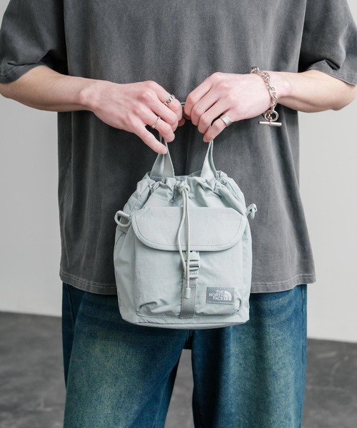 THE NORTH FACE(ザノースフェイス)の「THE NORTH FACE ザ・ノースフェイス BREEZE BUCKET BAG 巾着型ショルダーバッグ/ハンドバッグ(ショルダーバッグ・メンズ・ブラック/ホワイト/ピンク/バイオレット/グレー・FREE)」の17枚目の写真
