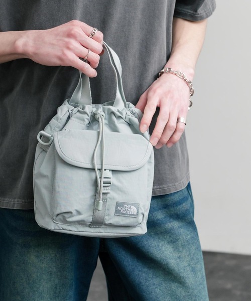 THE NORTH FACE(ザノースフェイス)の「THE NORTH FACE ザ・ノースフェイス BREEZE BUCKET BAG 巾着型ショルダーバッグ/ハンドバッグ(ショルダーバッグ・メンズ・ブラック/ホワイト/ピンク/バイオレット/グレー・FREE)」の18枚目の写真