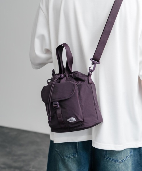 THE NORTH FACE(ザノースフェイス)の「THE NORTH FACE ザ・ノースフェイス BREEZE BUCKET BAG 巾着型ショルダーバッグ/ハンドバッグ(ショルダーバッグ・メンズ・ブラック/ホワイト/ピンク/バイオレット/グレー・FREE)」の20枚目の写真