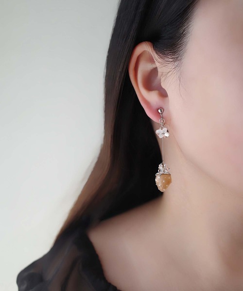 CERCA(チェルカ)の「jolie minette/ゆらゆら いちご モチーフ シルバー イヤリング(イヤリング・レディース・ブラック/ベージュ/クリア/ブラウン・FREE)」の11枚目の写真