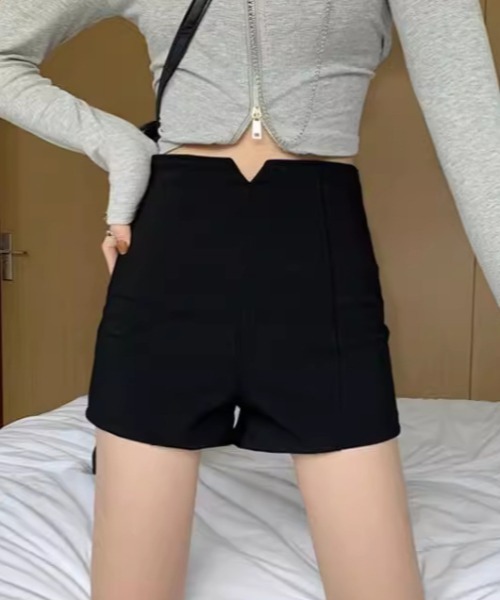 SHEPP（シープ）の「フロントスリット風 センターラインショートパンツ（その他パンツ・レディース・ホワイト/ブラック・M/S）」の4枚目の写真