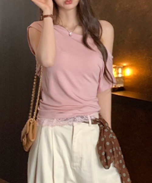 AMAJI（アマジ）の「レーストリム ワンショルダーTシャツ 半袖 レディース フィット感 セクシーきれいめトップス（Tシャツ/カットソー・レディース・グレー/ピンク/ホワイト/ブラック/ネイビー・MEDIUM/SMALL/X-LARGE/LARGE）」の8枚目の写真