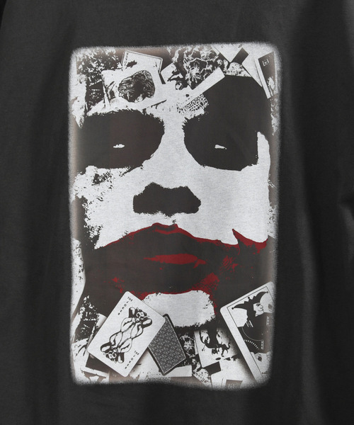 neos（ネオス）の「【neos】The Dark Knight Trilogy JOKER ヴィンテージライク ルーズシルエット プリント Tシャツ メンズ レディース ユニセックス（Tシャツ/カットソー・メンズ・ブラック系1/ブラック系2/ホワイト系1/ホワイト系2・MEDIUM/LARGE/X-LARGE）」の5枚目の写真