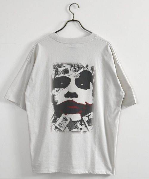 neos（ネオス）の「【neos】The Dark Knight Trilogy JOKER ヴィンテージライク ルーズシルエット プリント Tシャツ メンズ レディース ユニセックス（Tシャツ/カットソー・メンズ・ブラック系1/ブラック系2/ホワイト系1/ホワイト系2・MEDIUM/LARGE/X-LARGE）」の15枚目の写真