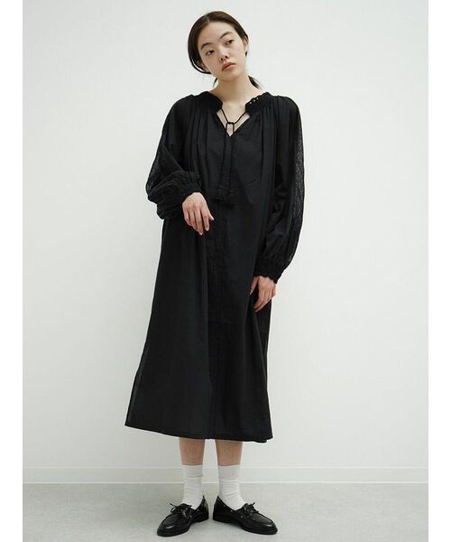 FIKA.（フィーカ）の「Cotton crochet lace onepiece（ワンピース・レディース・ブラック/オフホワイト・MEDIUM）」の2枚目の写真