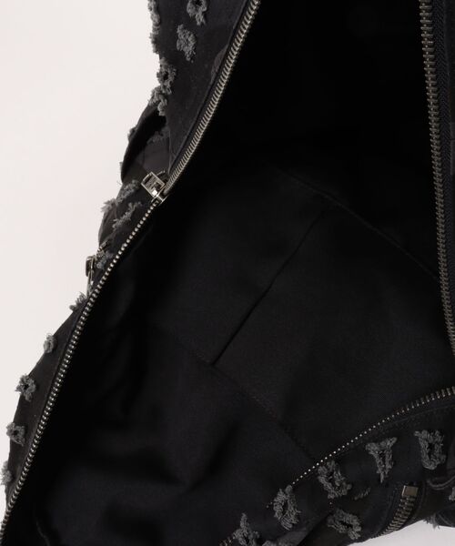 L.H.P(エルエイチピー)の「RECKLESS SCHOLARS/レックレス スカラーズ/CAMMO TRASHED STUDDED BACKPACK(バックパック/リュック・レディース・ブラック・F)」の4枚目の写真