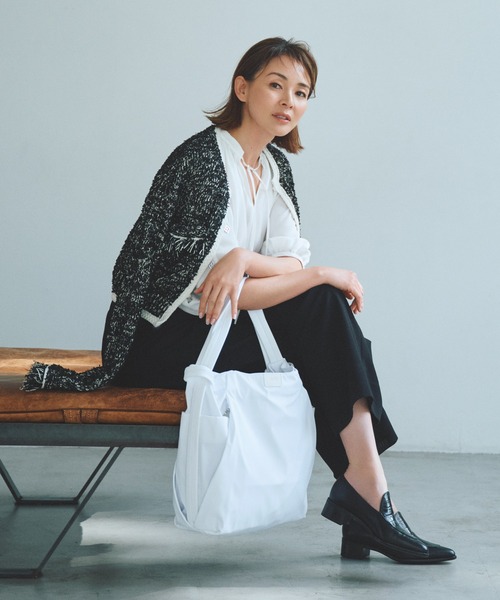 Y'SACCS(イザック)の「Y’SACCS×SHIHO ANY(エニィ)ショルダーバッグ&リュックサック(バックパック/リュック・レディース・ホワイト/ネイビー・FREE)」の4枚目の写真