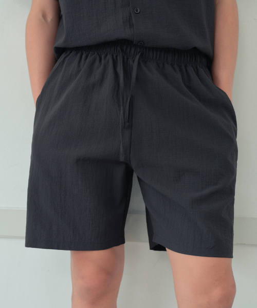 WEDNESDAY OASIS（ウェンズデーオアシス）の「ヨルイージショーツ_CHARCOAL(WB6PT22)（その他パンツ・メンズ・チャコール・MEDIUM/LARGE）」の4枚目の写真