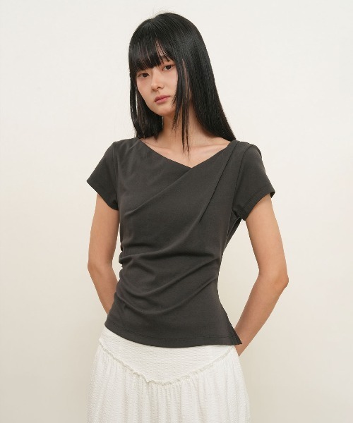 GENERAL IDEA(ジェネラルアイデア)の「【GENERAL IDEA】ドレープシャーリング半袖Tシャツ / DRAPED SHIRRING SHORT-SLEEVE T-SHIRT(Tシャツ/カットソー・レディース・ホワイト/チャコール・S/L/M)」の10枚目の写真