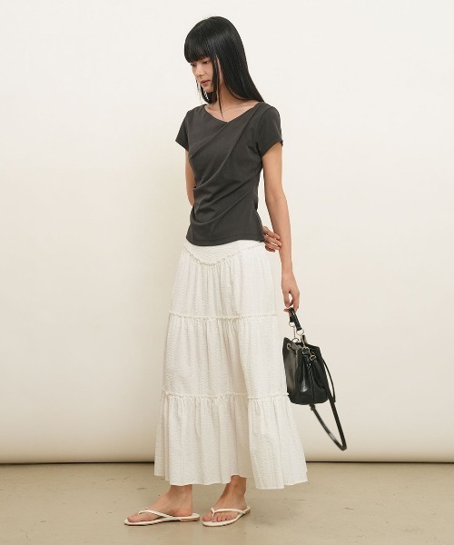 GENERAL IDEA(ジェネラルアイデア)の「【GENERAL IDEA】ドレープシャーリング半袖Tシャツ / DRAPED SHIRRING SHORT-SLEEVE T-SHIRT(Tシャツ/カットソー・レディース・ホワイト/チャコール・S/L/M)」の3枚目の写真