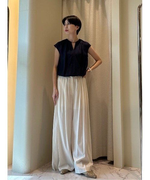 ESTNATION(エストネーション)の「ESTNATION / ギャザーカシュクールブラウス(シャツ/ブラウス・レディース・スカイブルー/ネイビー/ベージュ/オフホワイト・38/36)」の19枚目の写真