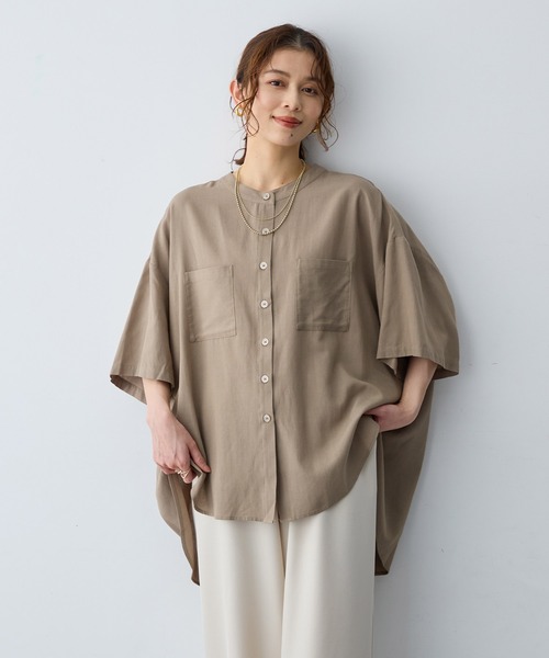 anyfee（エニフィー）の「【anyfee/大きいサイズ】ノーカラーゆるチュニックシャツ（シャツ/ブラウス・レディース・ベージュ/レンガ/チャコール・LL1/3L1/4L1/5L1）」の9枚目の写真