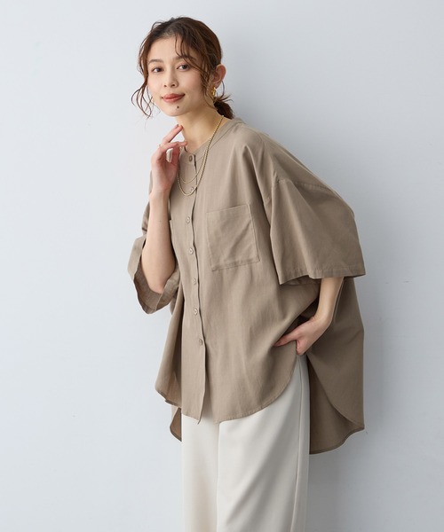 anyfee（エニフィー）の「【anyfee/大きいサイズ】ノーカラーゆるチュニックシャツ（シャツ/ブラウス・レディース・ベージュ/レンガ/チャコール・LL1/3L1/4L1/5L1）」の5枚目の写真
