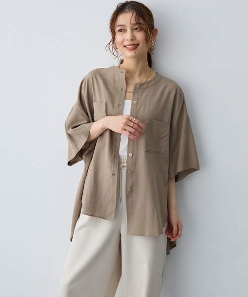 anyfee（エニフィー）の「【anyfee/大きいサイズ】ノーカラーゆるチュニックシャツ（シャツ/ブラウス・レディース・ベージュ/レンガ/チャコール・LL1/3L1/4L1/5L1）」の14枚目の写真