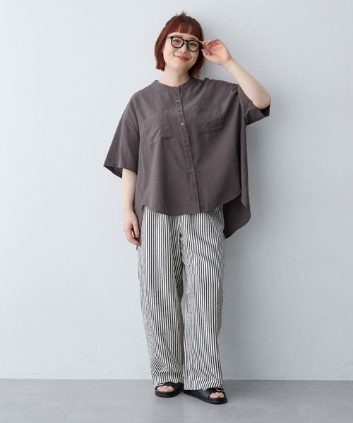 anyfee（エニフィー）の「【anyfee/大きいサイズ】ノーカラーゆるチュニックシャツ（シャツ/ブラウス・レディース・ベージュ/レンガ/チャコール・LL1/3L1/4L1/5L1）」の21枚目の写真