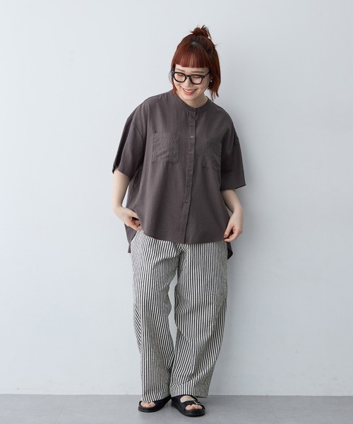 anyfee（エニフィー）の「【anyfee/大きいサイズ】ノーカラーゆるチュニックシャツ（シャツ/ブラウス・レディース・ベージュ/レンガ/チャコール・LL1/3L1/4L1/5L1）」の20枚目の写真