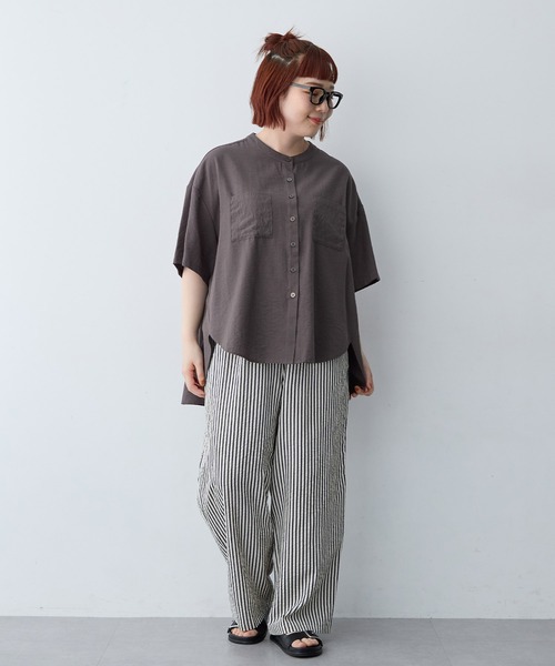 anyfee（エニフィー）の「【anyfee/大きいサイズ】ノーカラーゆるチュニックシャツ（シャツ/ブラウス・レディース・ベージュ/レンガ/チャコール・LL1/3L1/4L1/5L1）」の17枚目の写真