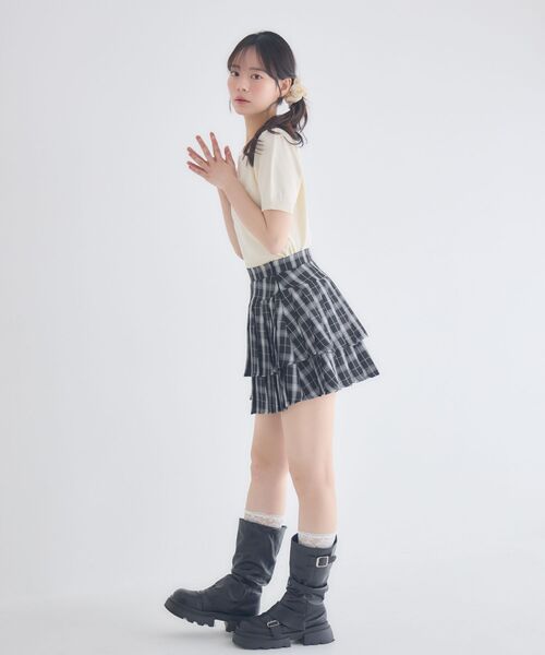 ems excite(エムズエキサイト)の「2段プリーツミニSK(スカート・レディース・ブラック系その他2/ベージュ/ダークグレー・FREE)」の11枚目の写真