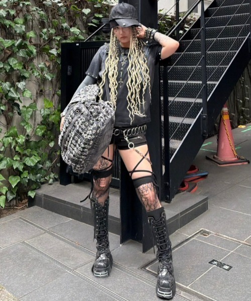 Never mind the XU（ネバーマインドザエックスユー）の「【Never mind the XU】dark angel wash tee / 【ネバーマインド ザ エックスユー】ダークエンジェルウォッシュ半袖Tシャツ（Tシャツ/カットソー・メンズ・ブラック/ホワイト・L）」の20枚目の写真