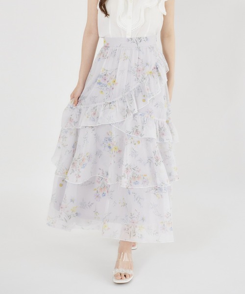 tocco closet(トッコ クローゼット)の「ラメ楊柳フラワープリントアシメフリルティアードスカート(Tシャツ/カットソー・レディース・オフホワイト/ブルー・M)」の2枚目の写真