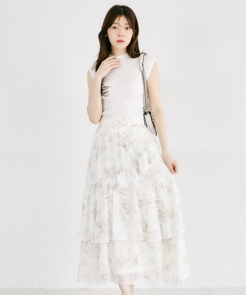 tocco closet(トッコ クローゼット)の「ラメ楊柳フラワープリントアシメフリルティアードスカート(Tシャツ/カットソー・レディース・オフホワイト/ブルー・M)」の8枚目の写真