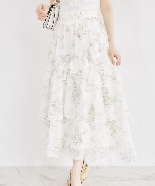tocco closet(トッコ クローゼット)の「ラメ楊柳フラワープリントアシメフリルティアードスカート(Tシャツ/カットソー・レディース・オフホワイト/ブルー・M)」の10枚目の写真