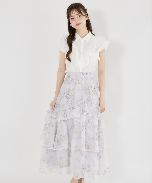 tocco closet(トッコ クローゼット)の「ラメ楊柳フラワープリントアシメフリルティアードスカート(Tシャツ/カットソー・レディース・オフホワイト/ブルー・M)」の16枚目の写真