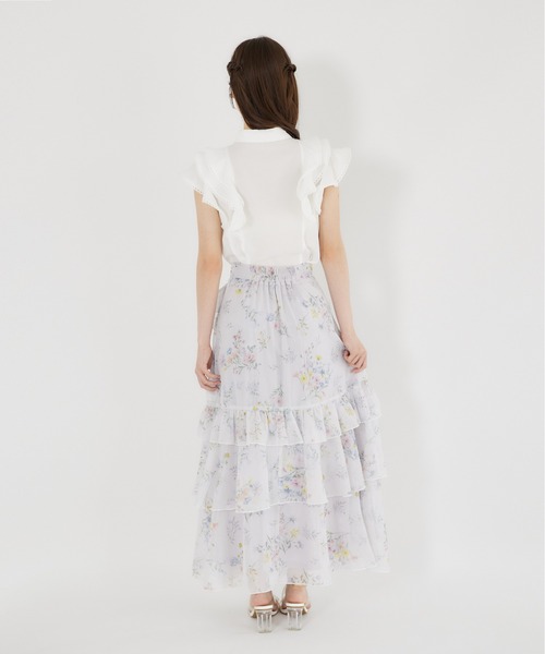 tocco closet(トッコ クローゼット)の「ラメ楊柳フラワープリントアシメフリルティアードスカート(Tシャツ/カットソー・レディース・オフホワイト/ブルー・M)」の15枚目の写真