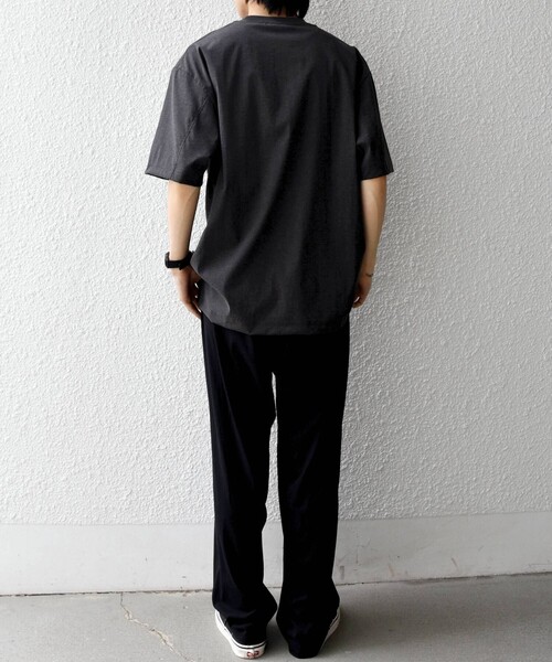 SHIPS any(シップス エニィ)の「SHIPS any:〈接触冷感/UVカット〉VEILICE リラックス クルーネック ポケット Tシャツ(セットアップ対応)◇(Tシャツ/カットソー・メンズ・チャコールグレー/オリーブ/ライトグレー・MEDIUM/X-LARGE/LARGE)」の13枚目の写真