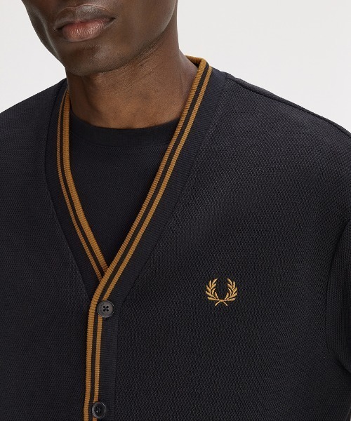 FRED PERRY(フレッドペリー)の「【先行予約受付中】Tipped Pique Cardigan/ティップド鹿の子カーディガン(カーディガン/ボレロ・メンズ・ブラック・L/M/S)」の2枚目の写真