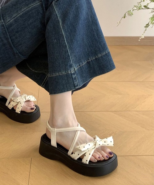 Lace Ladies(レースレディース)の「ドット リボン ストラップ 厚底 サンダル(サンダル・レディース・ブラック/アイボリー・22.5cm/23cm/23.5cm/24cm/24.5cm/25cm)」の6枚目の写真