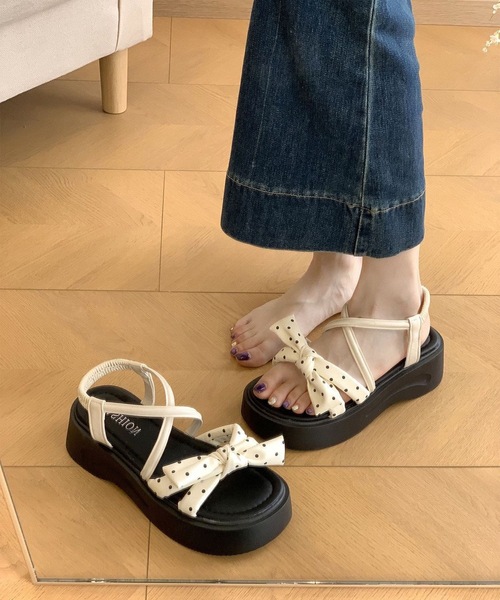 Lace Ladies(レースレディース)の「ドット リボン ストラップ 厚底 サンダル(サンダル・レディース・ブラック/アイボリー・22.5cm/23cm/23.5cm/24cm/24.5cm/25cm)」の8枚目の写真