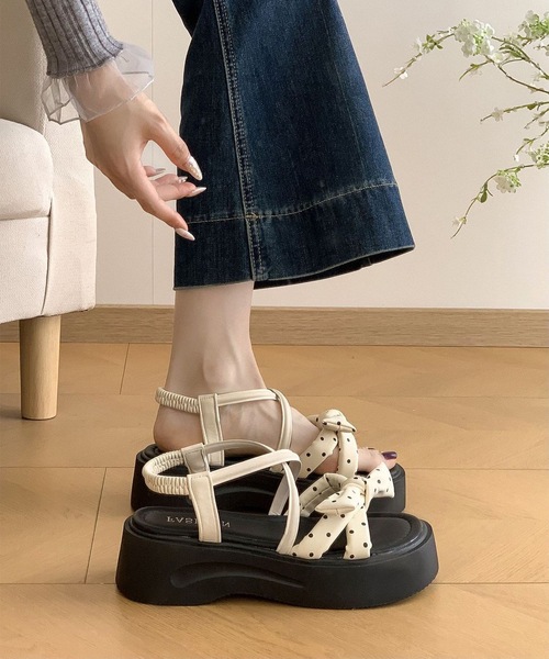Lace Ladies(レースレディース)の「ドット リボン ストラップ 厚底 サンダル(サンダル・レディース・ブラック/アイボリー・22.5cm/23cm/23.5cm/24cm/24.5cm/25cm)」の9枚目の写真