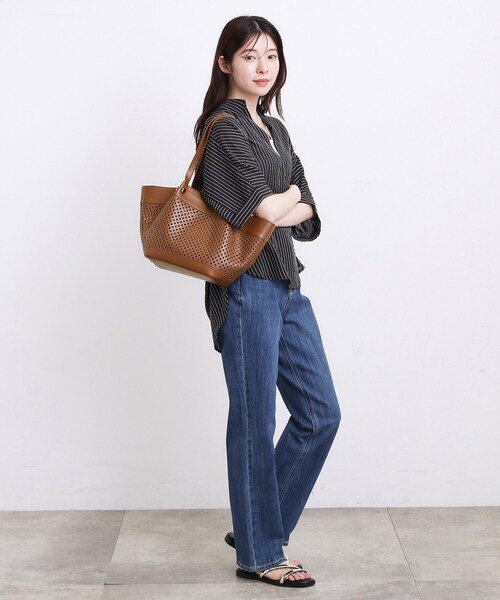 grove(グローブ)の「【トレンド感UP】軽やか印象パンチングポーチ付きトート(トートバッグ・レディース・ブラック/ダークブラウン・00)」の6枚目の写真