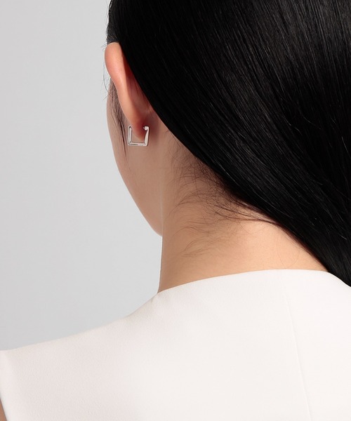 PLUS VENDOME(プラス ヴァンドーム)の「スクエア_キャッチレスピアス(ピアス(両耳用)・レディース・ゴールド/シルバー・ONE SIZE)」の3枚目の写真