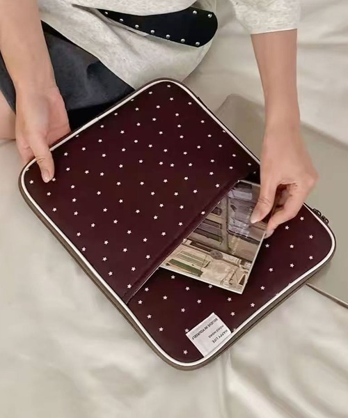 ammy.（エイミードット）の「【 ammy. / エイミードット 】 ミニスター クッション タブレット ケース/11インチ/13インチ（PC・タブレットケース・レディース・ミント/ブラック/ブラウン/ピンク・13/11）」の2枚目の写真