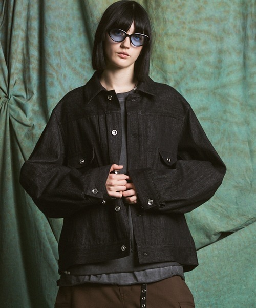 MAISON SPECIAL（メゾンスペシャル）の「《UNISEX》Ovoid Sleeve Prime-Over Trucker Jacket/オボイドスリーブプライムオーバートラッカージャケット【MAISON SPECIAL/メゾンスペシャル】■セットアップ対応■（デニムジャケット・メンズ・ブラック/ネイビー・2/1/0）」の2枚目の写真