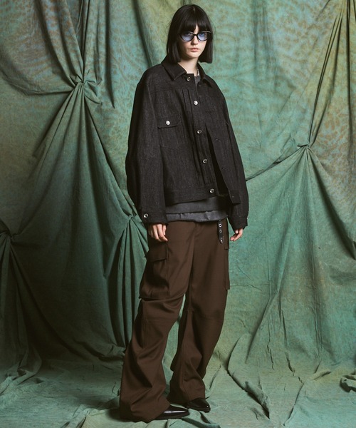 MAISON SPECIAL（メゾンスペシャル）の「《UNISEX》Ovoid Sleeve Prime-Over Trucker Jacket/オボイドスリーブプライムオーバートラッカージャケット【MAISON SPECIAL/メゾンスペシャル】■セットアップ対応■（デニムジャケット・メンズ・ブラック/ネイビー・2/1/0）」の4枚目の写真