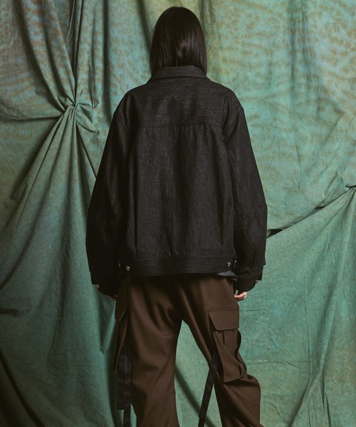 MAISON SPECIAL（メゾンスペシャル）の「《UNISEX》Ovoid Sleeve Prime-Over Trucker Jacket/オボイドスリーブプライムオーバートラッカージャケット【MAISON SPECIAL/メゾンスペシャル】■セットアップ対応■（デニムジャケット・メンズ・ブラック/ネイビー・2/1/0）」の12枚目の写真