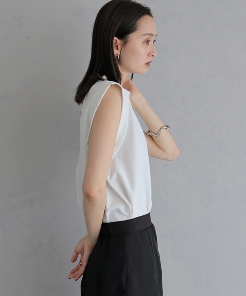 &g'aime(アンジェム)の「【&g'aime 】バックデザイントップス Back Design Top(Tシャツ/カットソー・レディース・ブラック/ホワイト・FREE)」の6枚目の写真