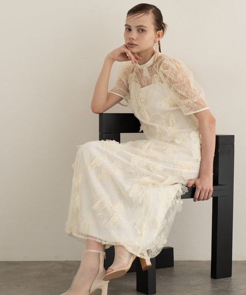 atlo（アトロ）の「フラワーレースドレス パフスリーブ パーティードレス セレモニー ミモレ丈&袖あり 結婚式二次会 フォーマル お呼ばれ オケージョンドレス 同窓会成人式（ドレス・レディース・ブラック/ブラウン/アイボリー・L/M/S）」の2枚目の写真