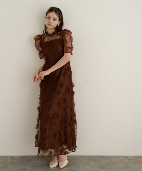 atlo（アトロ）の「フラワーレースドレス パフスリーブ パーティードレス セレモニー ミモレ丈&袖あり 結婚式二次会 フォーマル お呼ばれ オケージョンドレス 同窓会成人式（ドレス・レディース・ブラック/ブラウン/アイボリー・L/M/S）」の8枚目の写真