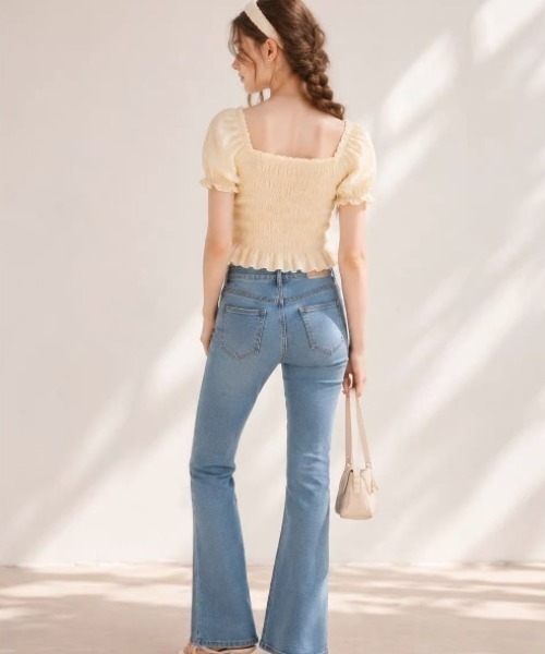 gossip！ロサンゼルス（ゴシップロサンゼルス）の「オフショルダープリーツショートトップス ギャザーリボン調整 パフスリーブ（シャツ/ブラウス・レディース・ブルー/ブラック/クリーム・FREE）」の4枚目の写真
