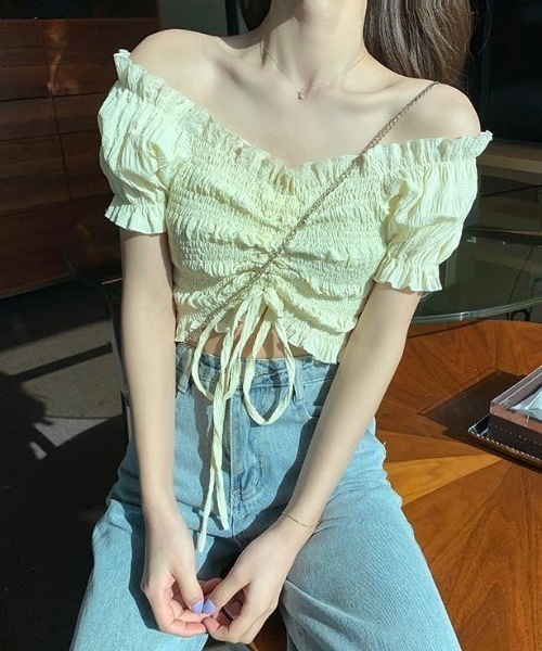 gossip！ロサンゼルス（ゴシップロサンゼルス）の「オフショルダープリーツショートトップス ギャザーリボン調整 パフスリーブ（シャツ/ブラウス・レディース・ブルー/ブラック/クリーム・FREE）」の12枚目の写真