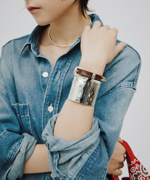 Whim Gazette(ウィムガゼット)の「【Hoaw.】レザーモチーフブレスレット(ブレスレット・レディース・ダークブラウン/ブラック・FREE)」の3枚目の写真