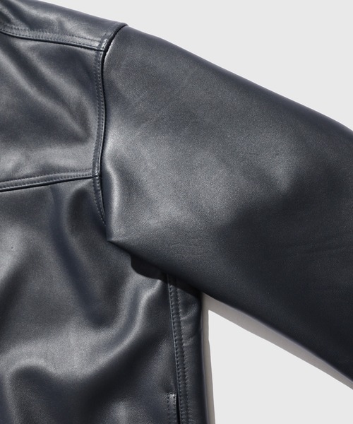 ADAM ET ROPE'（アダムエロペ）の「レザートラックジャケット / ADAM ET ROPE' JEANS（ブルゾン・メンズ・ネイビー・M/L）」の10枚目の写真