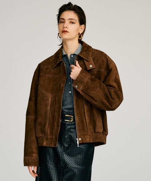 PRANK PROJECT(プランクプロジェクト)の「【2026Autumn Pre-Order】タックポケットハイネックスエードブルゾン / Tuck Pocket High-Neck Suede Blouson(ブルゾン・レディース・ブラウン・FREE)」の1枚目の写真